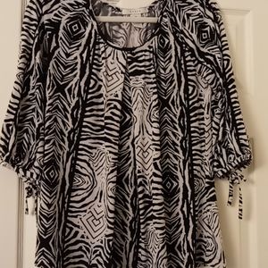 Striking Tunic Top by Grace size M